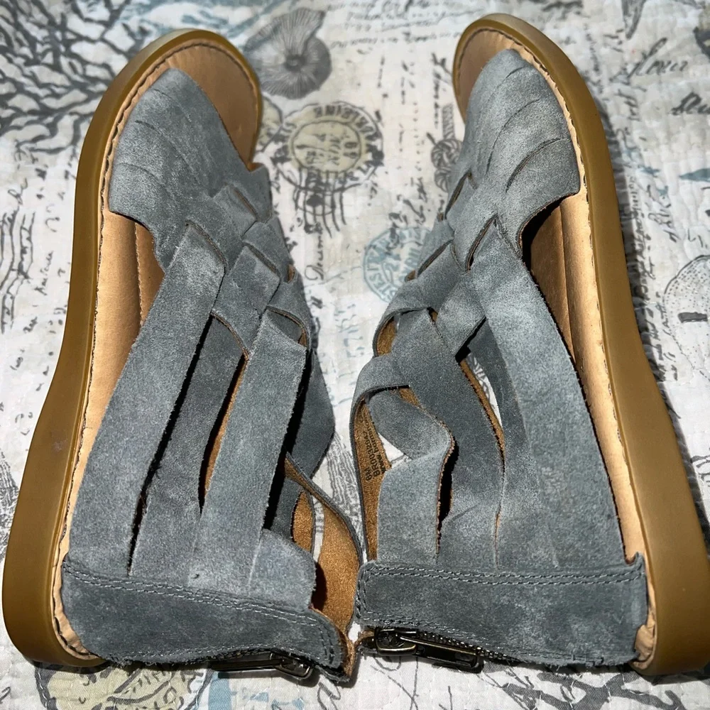 Born IWA WOVEN Dark Grey Suede Sandals Sz 6 - Picture 8 of 9